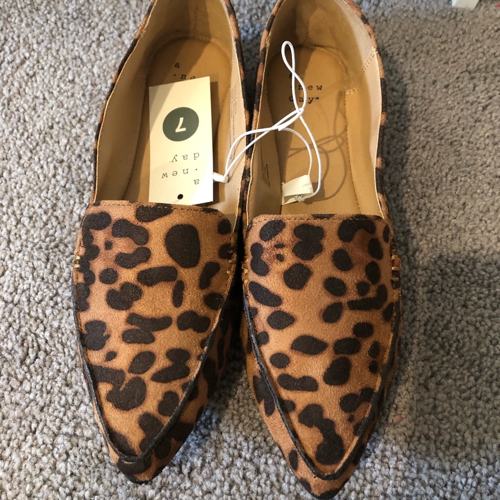Leopard pointed toe flats